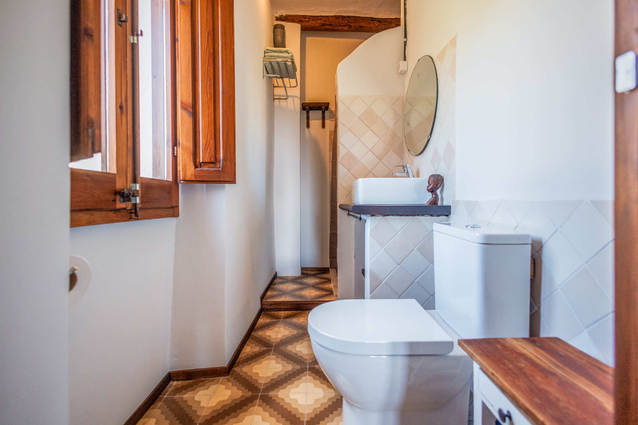 Bathroom Cal Guixater 1