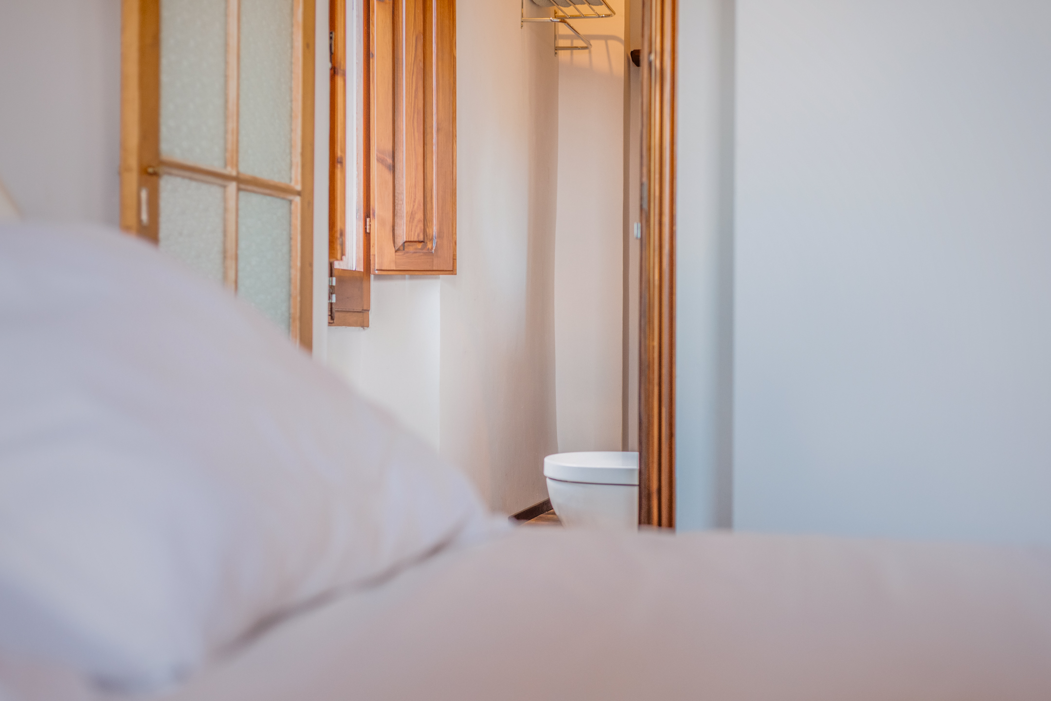 Bed Angle showing toilet Cal Guixater 1